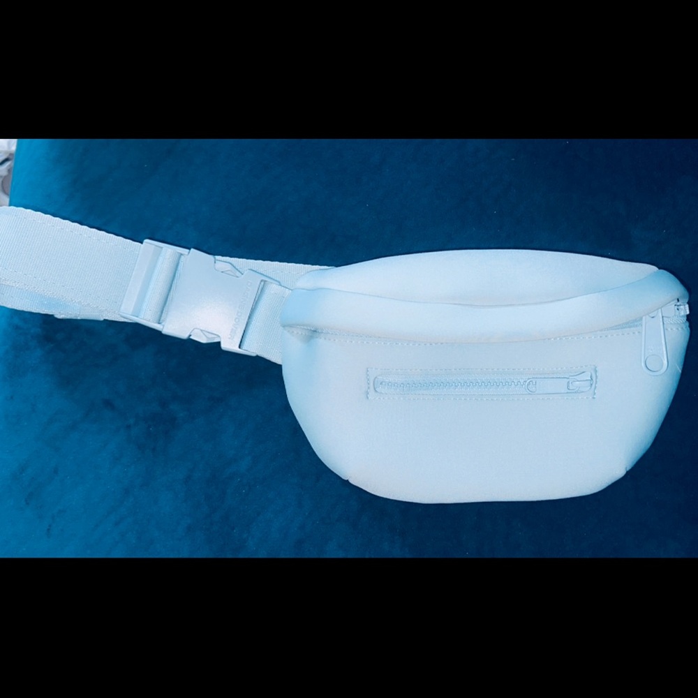 ππ Dagne Dover Fanny pack - Picture 2 of 9